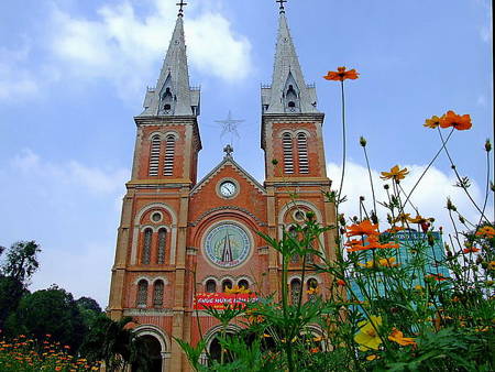 越南新娘的越南胡志明市紅教堂